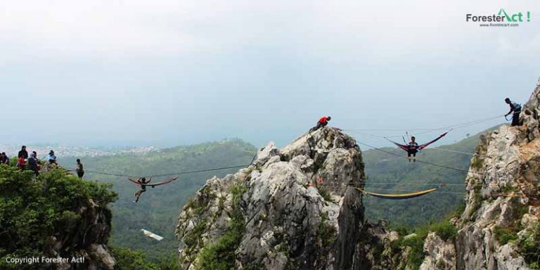 Kegiatan Wisata Alam di Gunung Hawu Citatah Padalarang