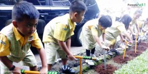 Pembuatan Lubang Resapan Biopori